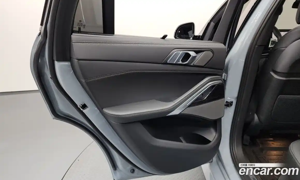 BMW X6 2024 3.0 автомат (гидро), фото 15