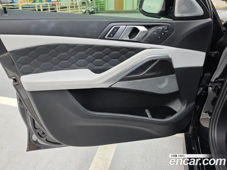 BMW X6M 2023 4.4 автомат (гидро), фото 10