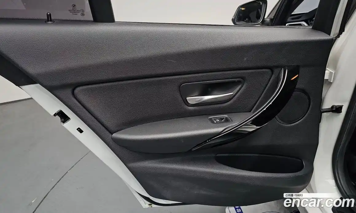 BMW 3 серия 2016 2.0 автомат (гидро), фото 15
