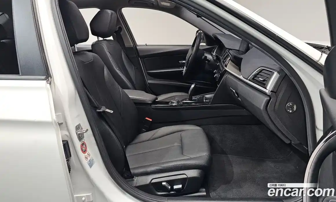 BMW 3 серия 2016 2.0 автомат (гидро), фото 17