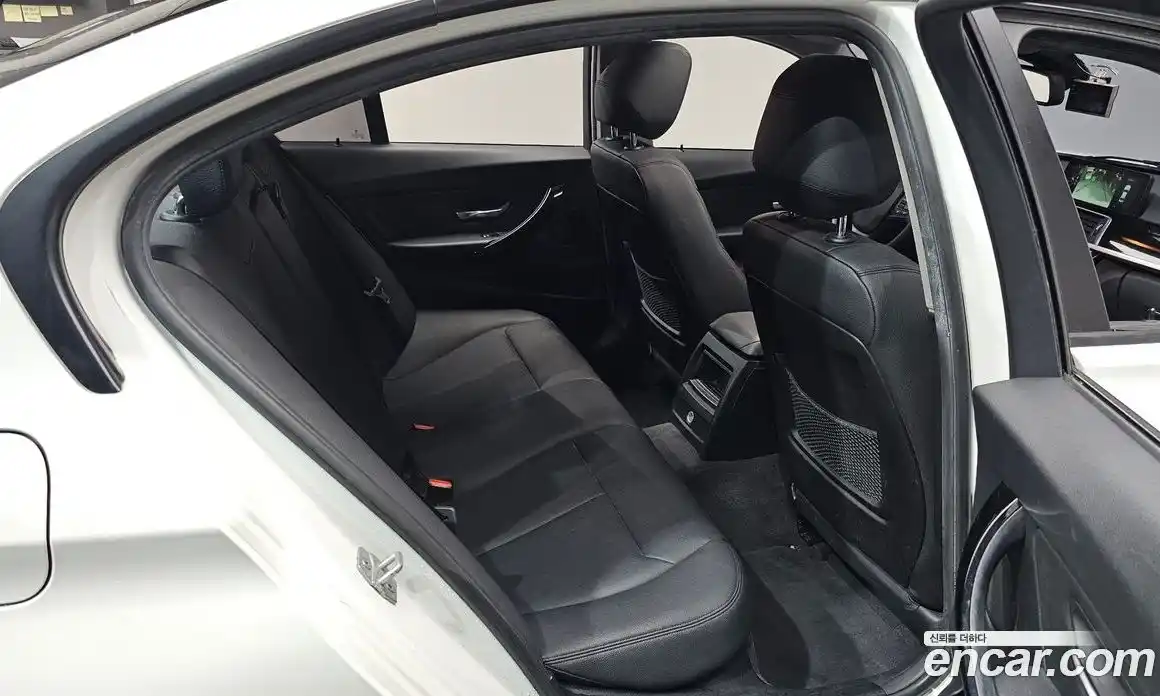 BMW 3 серия 2016 2.0 автомат (гидро), фото 18