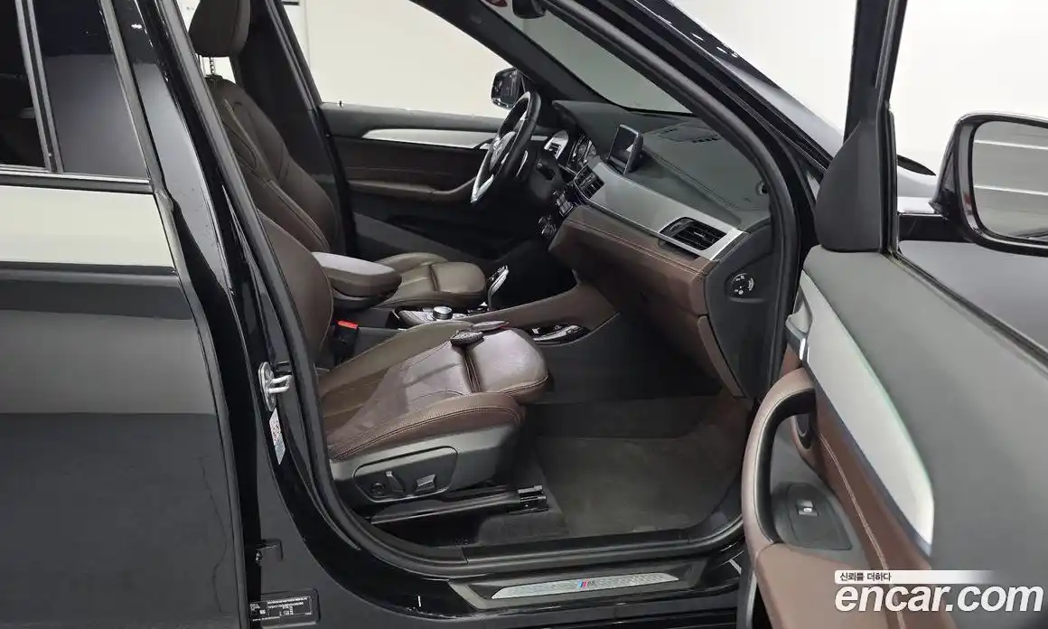 BMW X1 2022 2.0 автомат (гидро), фото 16