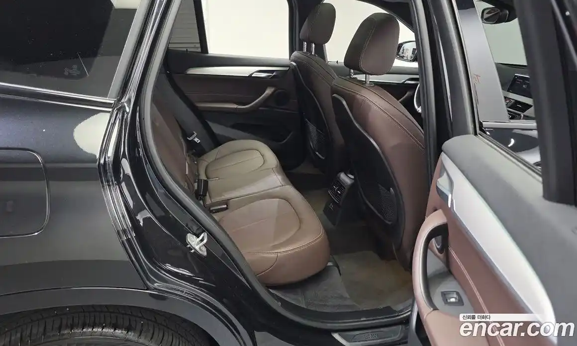 BMW X1 2022 2.0 автомат (гидро), фото 17