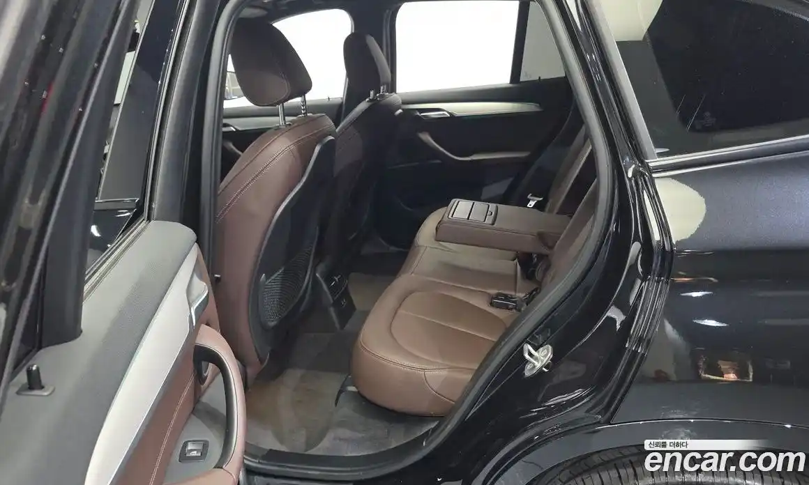 BMW X1 2022 2.0 автомат (гидро), фото 18