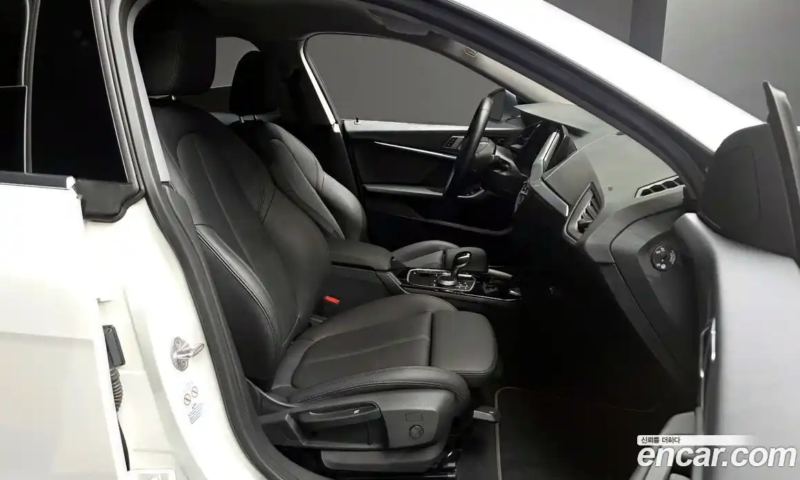 BMW 2 серия 2023 2.0 автомат (гидро), фото 16