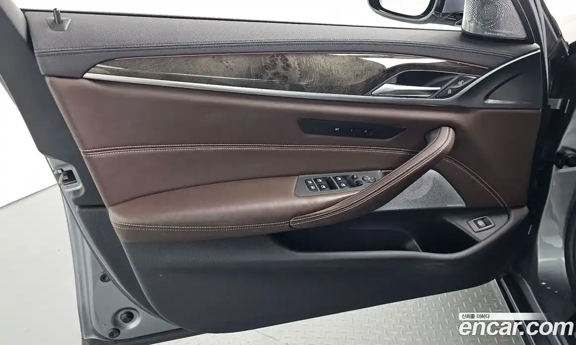 BMW 5 серия 2018 3.0 автомат (гидро), фото 14