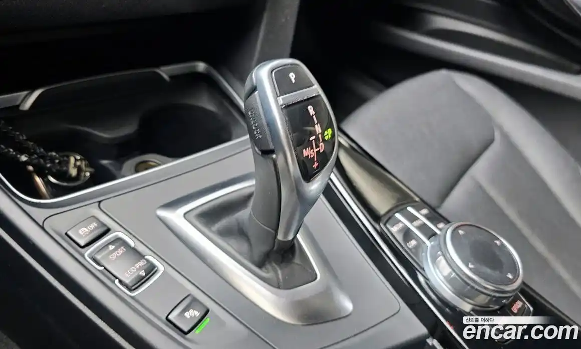 BMW 3 серия 2018 2.0 автомат (гидро), фото 12