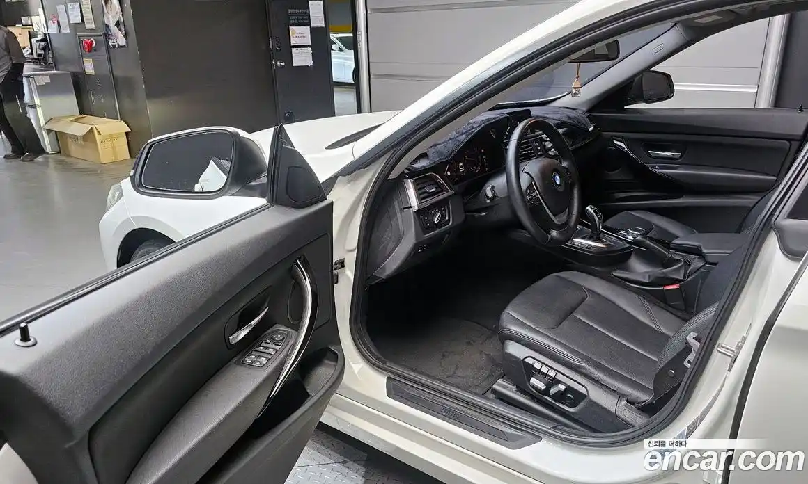 BMW 3 серия 2018 2.0 автомат (гидро), фото 13