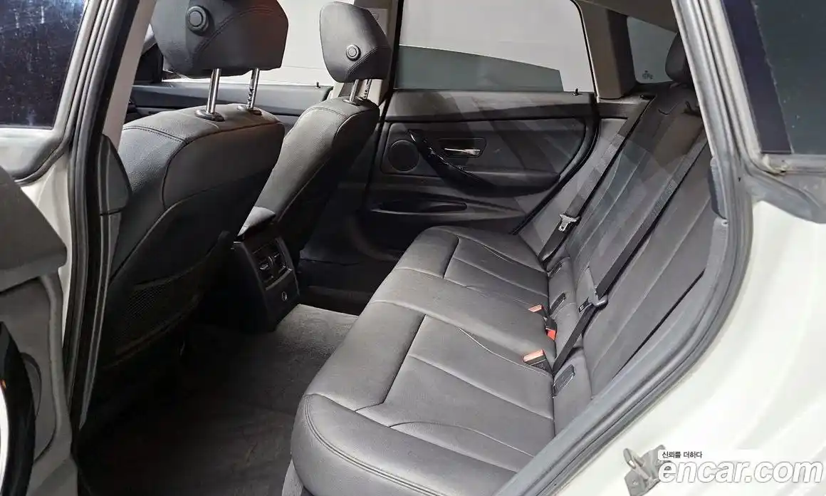 BMW 3 серия 2018 2.0 автомат (гидро), фото 16