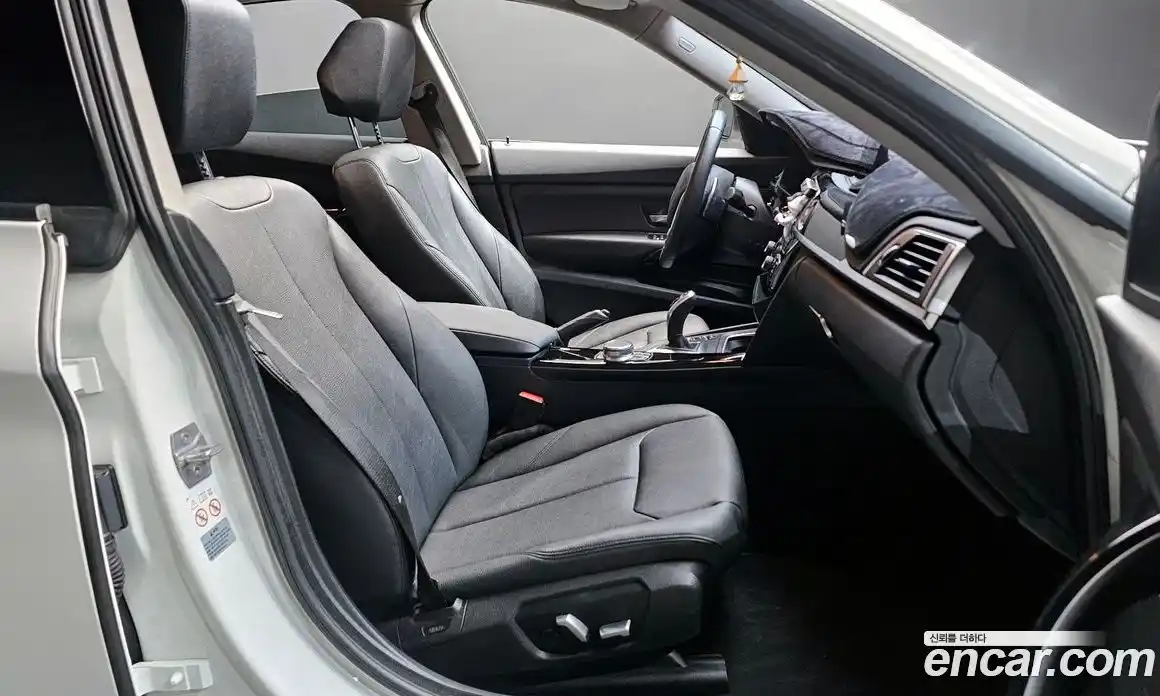 BMW 3 серия 2018 2.0 автомат (гидро), фото 17