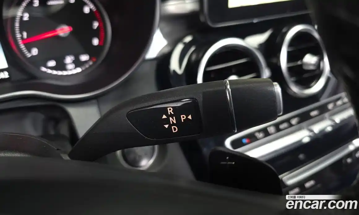 Mercedes-Benz C-Class 2017 2.0 автомат (гидро), фото 12 Mercedes-Benz C-Class 2017 2.0 автомат (гидро), фото 12