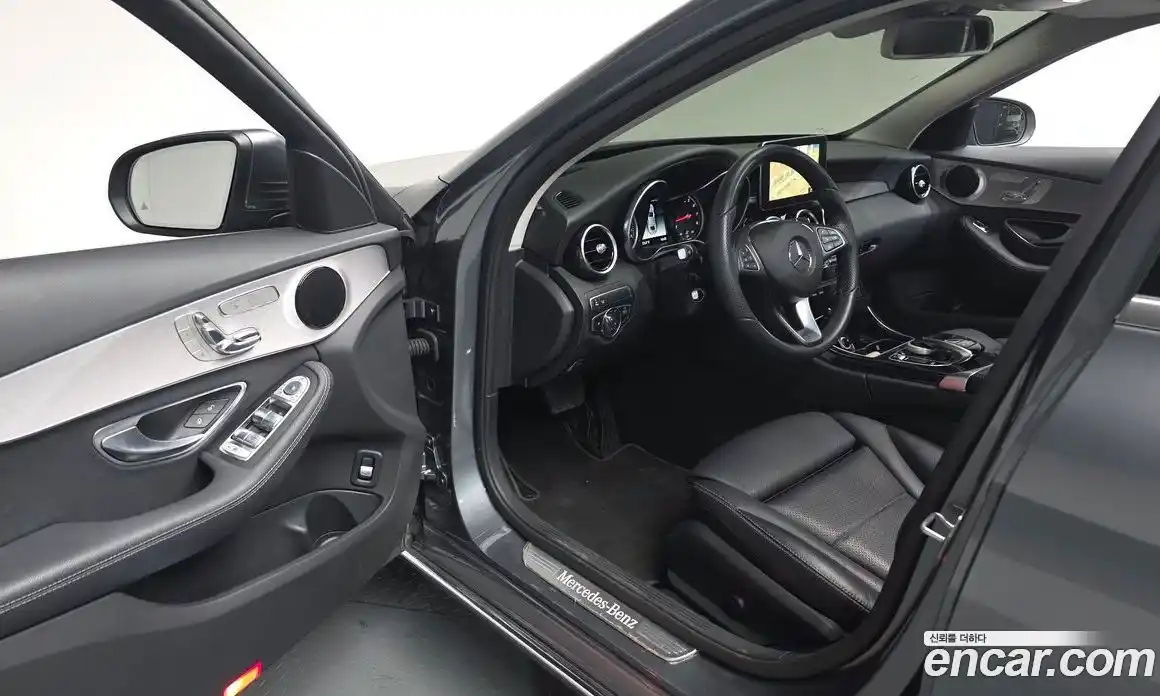 Mercedes-Benz C-Class 2017 2.0 автомат (гидро), фото 13 Mercedes-Benz C-Class 2017 2.0 автомат (гидро), фото 13