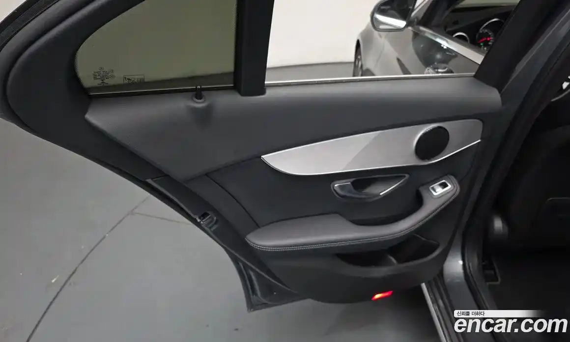 Mercedes-Benz C-Class 2017 2.0 автомат (гидро), фото 15 Mercedes-Benz C-Class 2017 2.0 автомат (гидро), фото 15