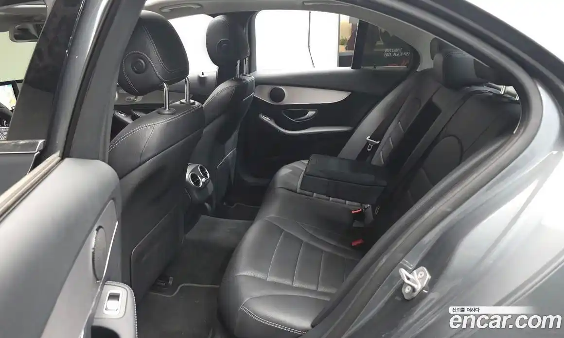 Mercedes-Benz C-Class 2017 2.0 автомат (гидро), фото 17 Mercedes-Benz C-Class 2017 2.0 автомат (гидро), фото 17
