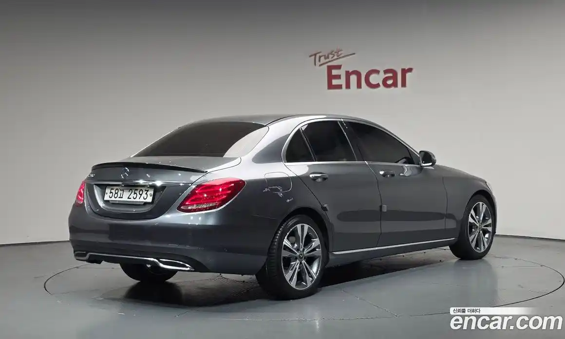 Mercedes-Benz C-Class 2017 2.0 автомат (гидро), фото 2 Mercedes-Benz C-Class 2017 2.0 автомат (гидро), фото 2