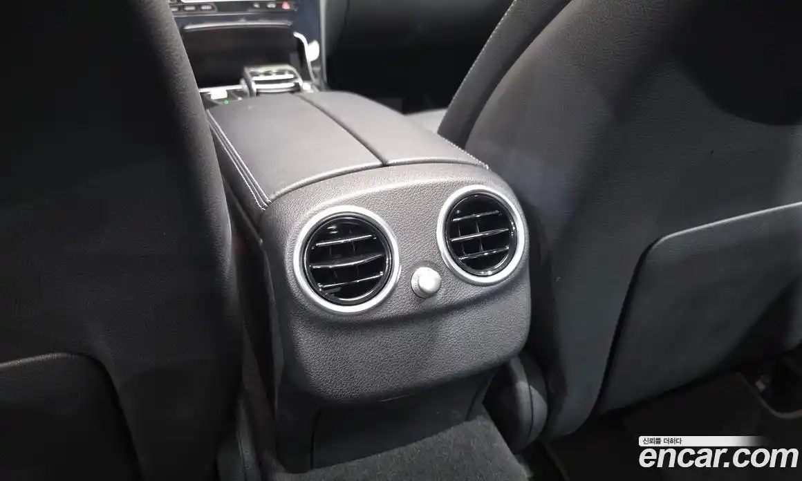 Mercedes-Benz C-Class 2017 2.0 автомат (гидро), фото 30 Mercedes-Benz C-Class 2017 2.0 автомат (гидро), фото 30