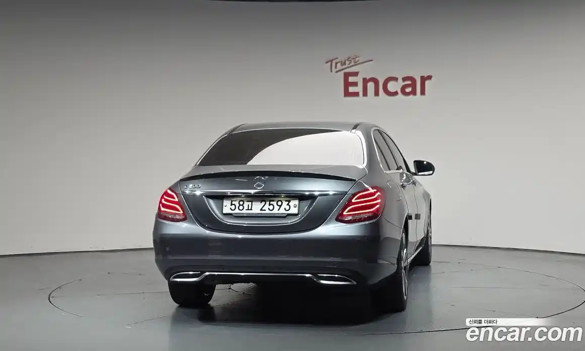 Mercedes-Benz C-Class 2017 2.0 автомат (гидро), фото 4 Mercedes-Benz C-Class 2017 2.0 автомат (гидро), фото 4