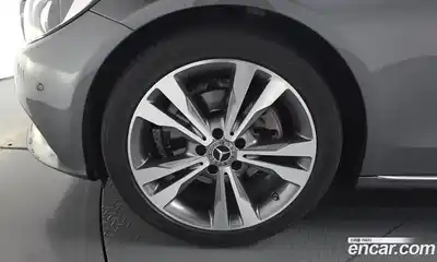 Mercedes-Benz C-Class 2017 2.0 автомат (гидро), миниатюра 5 Mercedes-Benz C-Class 2017 2.0 автомат (гидро), миниатюра 5