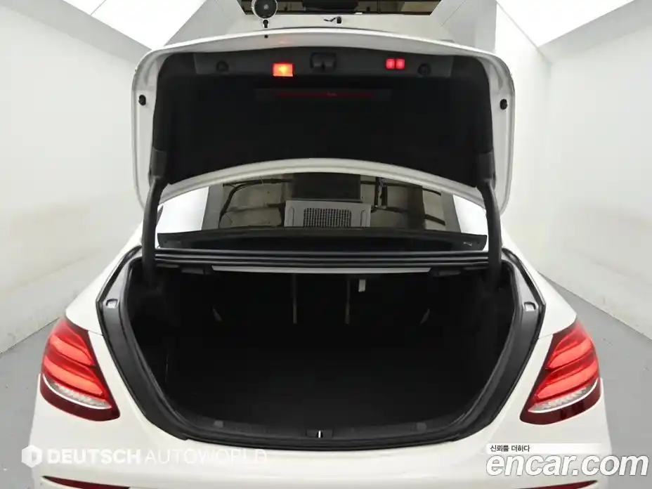 Mercedes-Benz E-Class 2018 2.0 автомат (гидро), фото 19