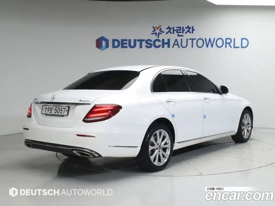Mercedes-Benz E-Class 2018 2.0 автомат (гидро), фото 3