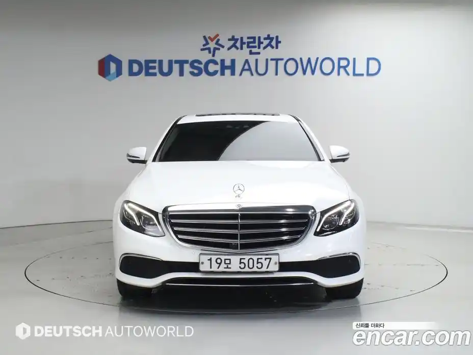 Mercedes-Benz E-Class 2018 2.0 автомат (гидро), фото 4