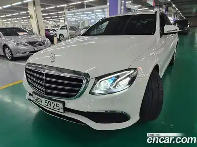 Mercedes-Benz E-Class 2019 1.9 автомат (гидро), миниатюра 4