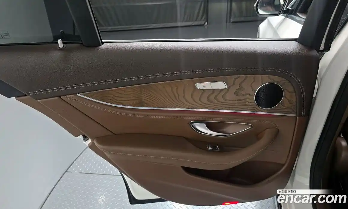 Mercedes-Benz E-Class 2017 2.0 автомат (гидро), фото 15