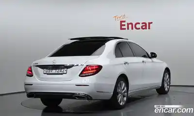 Mercedes-Benz E-Class 2017 2.0 автомат (гидро), миниатюра 2