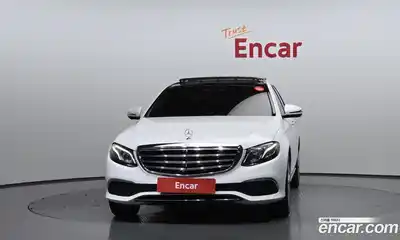 Mercedes-Benz E-Class 2017 2.0 автомат (гидро), миниатюра 3