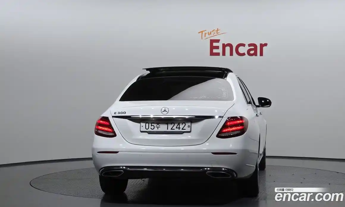 Mercedes-Benz E-Class 2017 2.0 автомат (гидро), фото 4