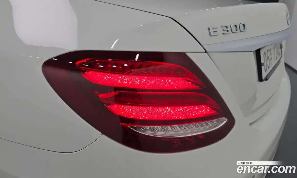Mercedes-Benz E-Class 2017 2.0 автомат (гидро), фото 9