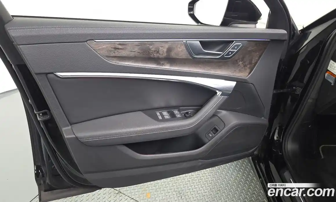 Audi A6 2020 3.0 автомат (гидро), фото 14