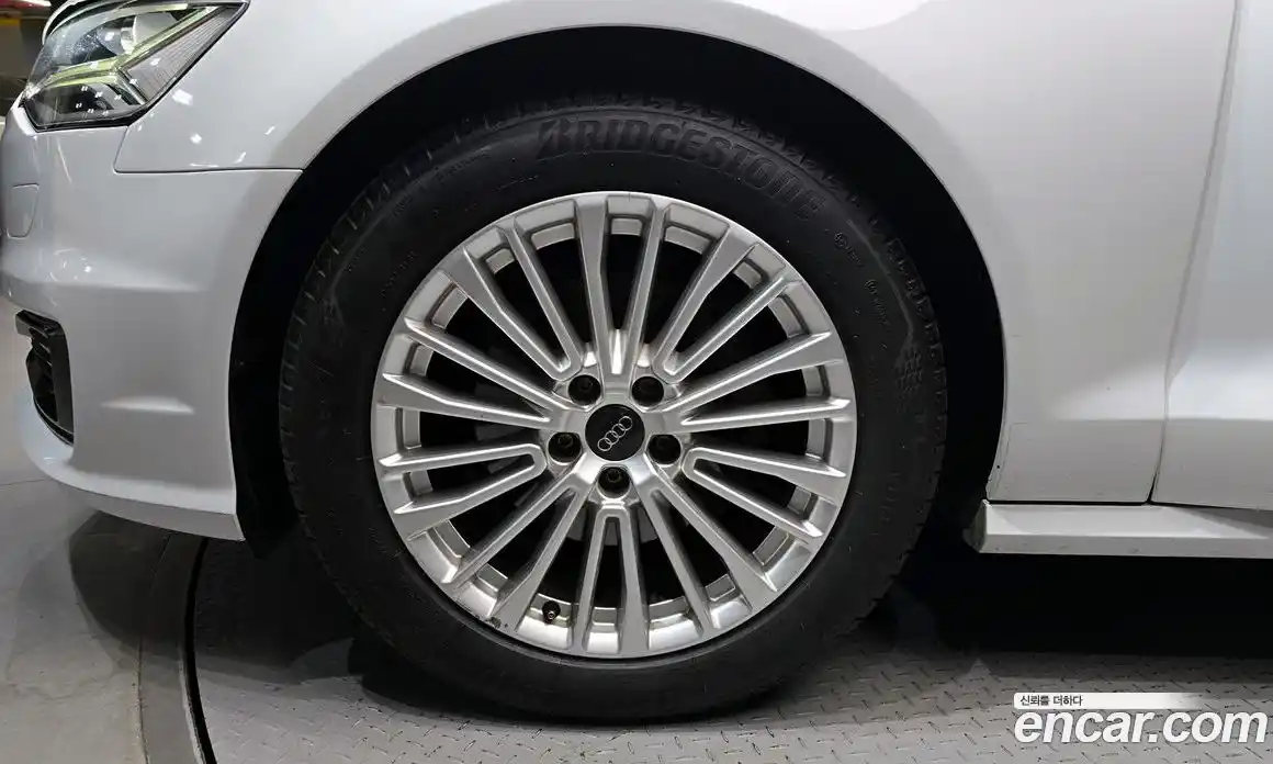 Audi A6 2016 2.0 автомат (гидро), фото 5