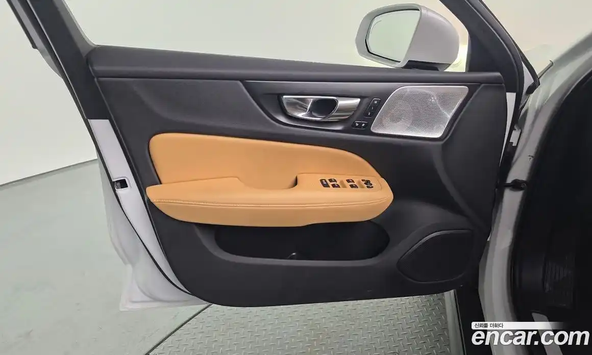 Volvo V60 2020 2.0 автомат (гидро), фото 14