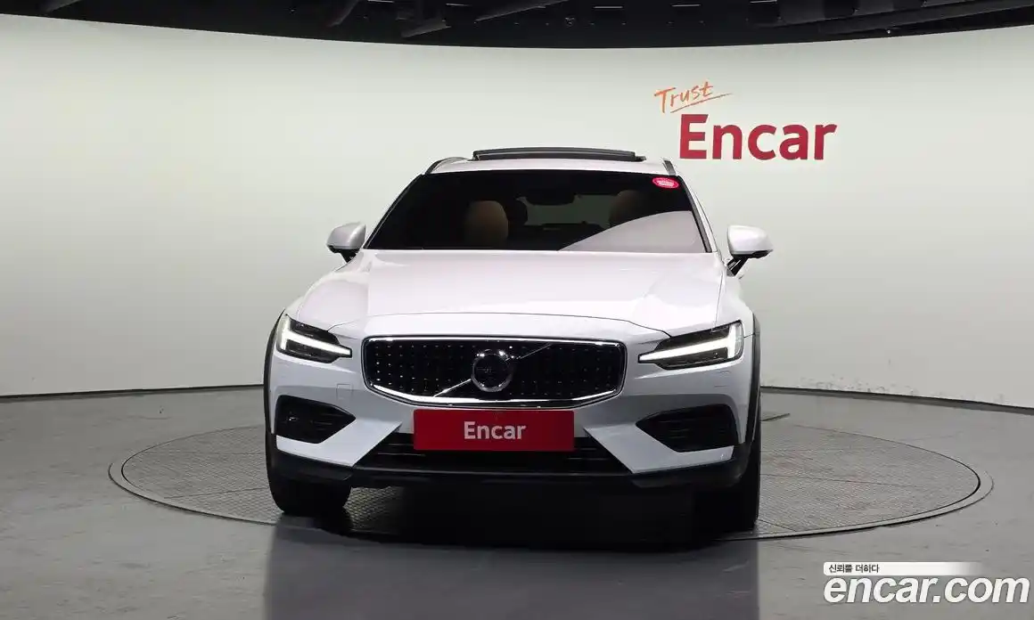 Volvo V60 2020 2.0 автомат (гидро), фото 3