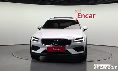 Volvo V60 2020 2.0 автомат (гидро), миниатюра 3