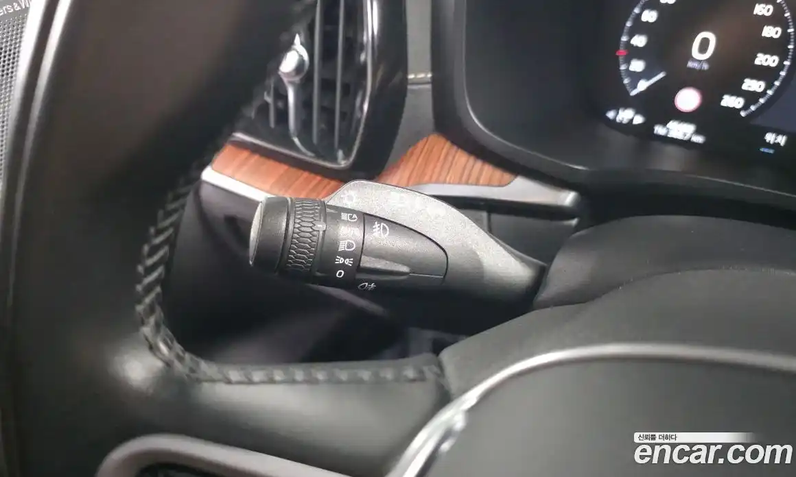 Volvo V60 2020 2.0 автомат (гидро), фото 31