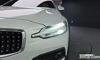 Volvo V60 2020 2.0 автомат (гидро), миниатюра 8