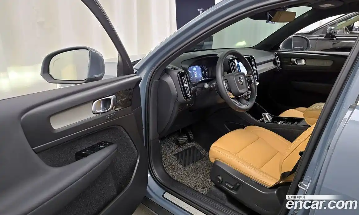 Volvo XC40 2021 2.0 автомат (гидро), фото 13