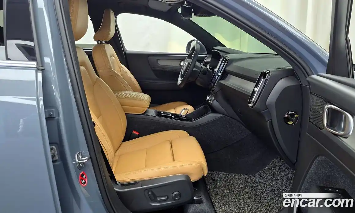 Volvo XC40 2021 2.0 автомат (гидро), фото 17