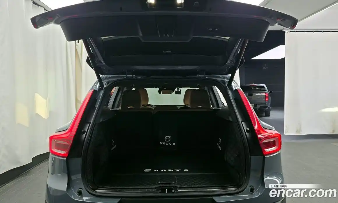 Volvo XC40 2021 2.0 автомат (гидро), фото 26