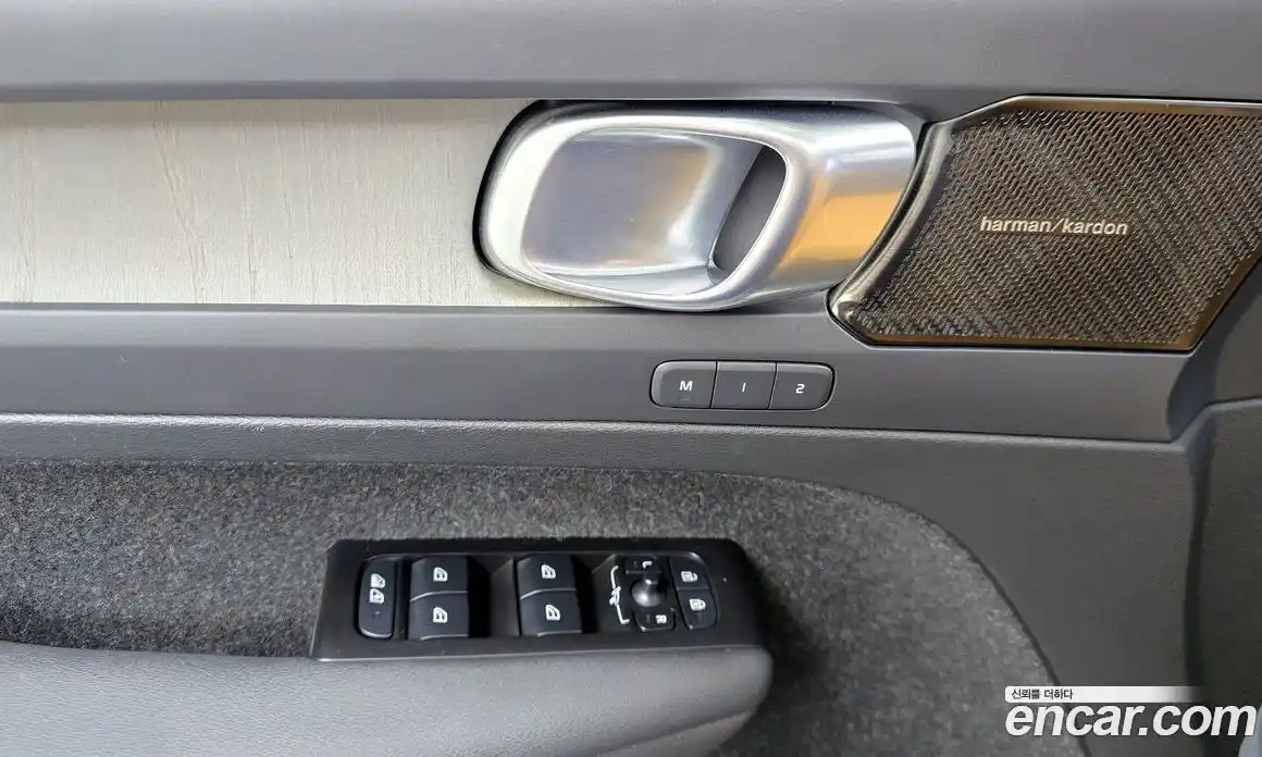 Volvo XC40 2021 2.0 автомат (гидро), фото 28