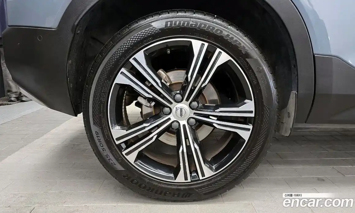Volvo XC40 2021 2.0 автомат (гидро), фото 5