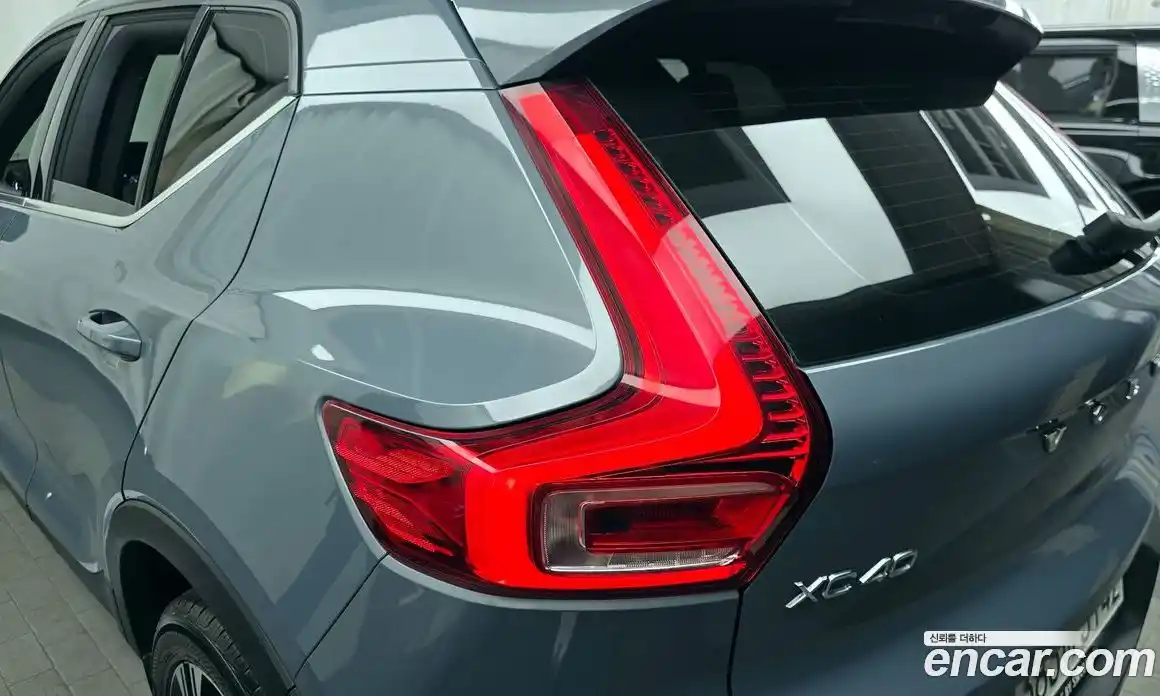 Volvo XC40 2021 2.0 автомат (гидро), фото 9