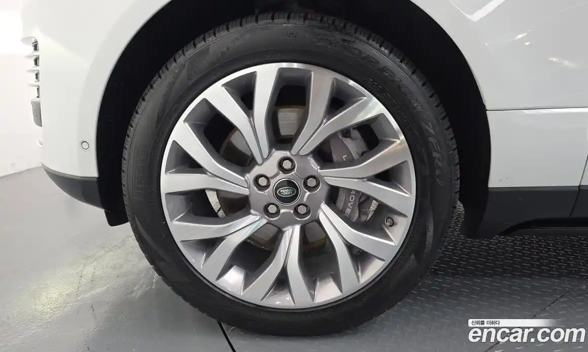 Land Rover Range Rover 2019 4.4 автомат (гидро), фото 5
