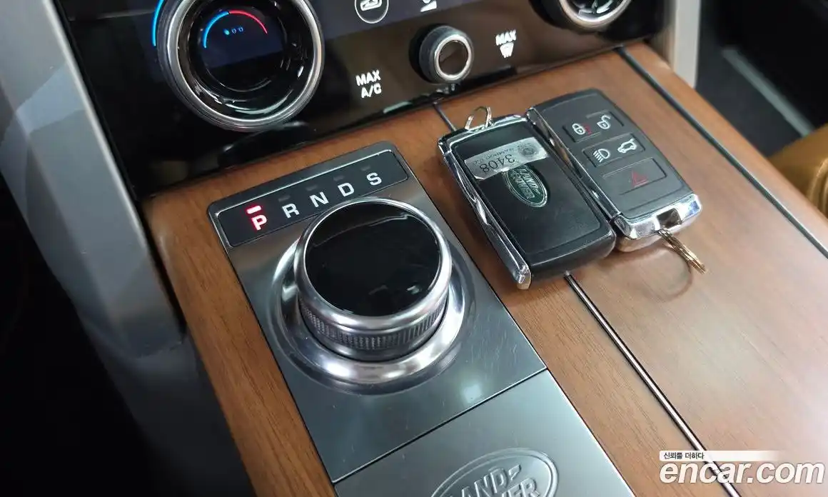 Land Rover Range Rover 2019 4.4 автомат (гидро), фото 9