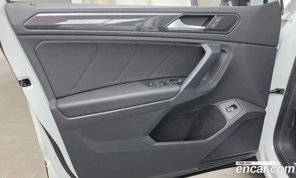 Volkswagen Tiguan 2022 2.0 автомат (гидро), фото 14