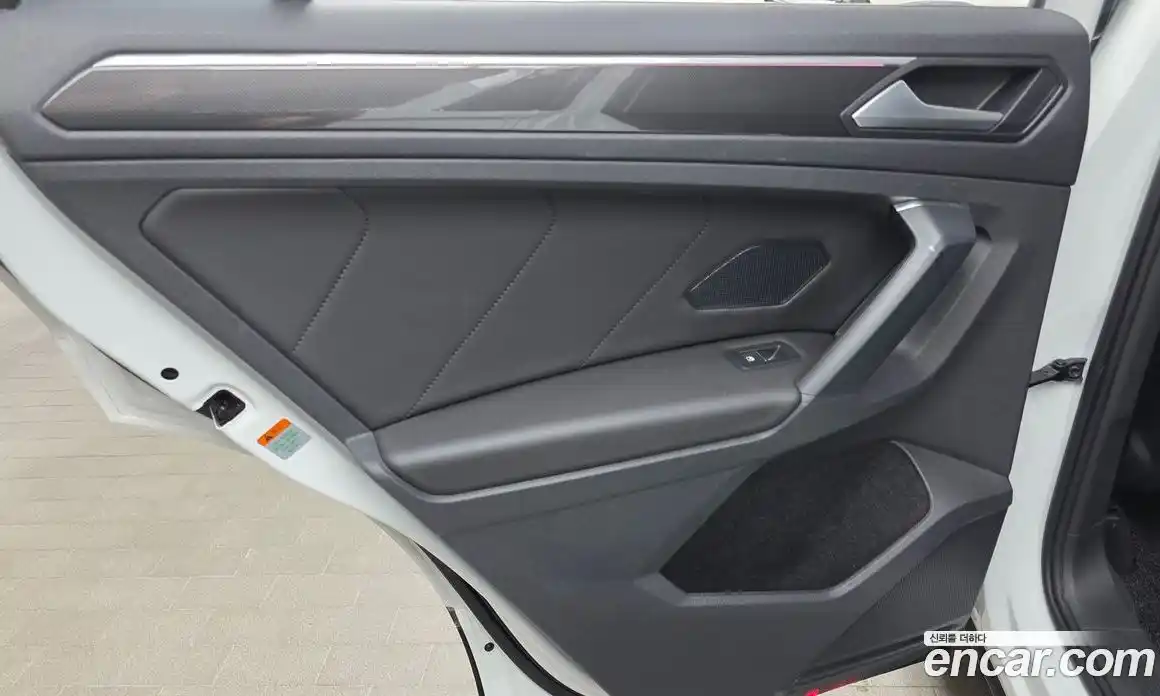 Volkswagen Tiguan 2022 2.0 автомат (гидро), фото 15