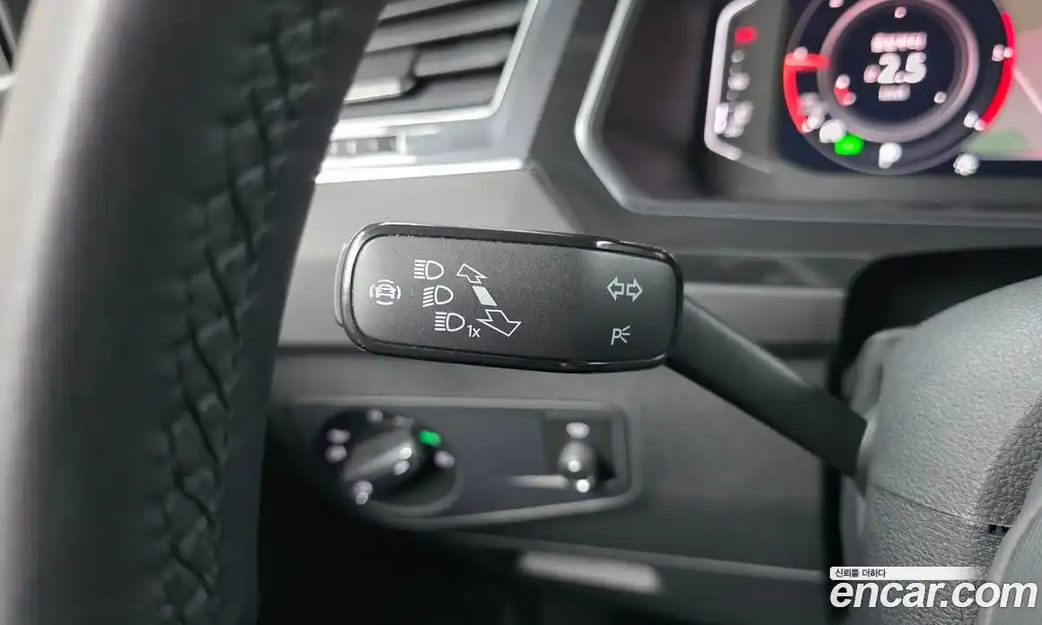 Volkswagen Tiguan 2022 2.0 автомат (гидро), фото 30