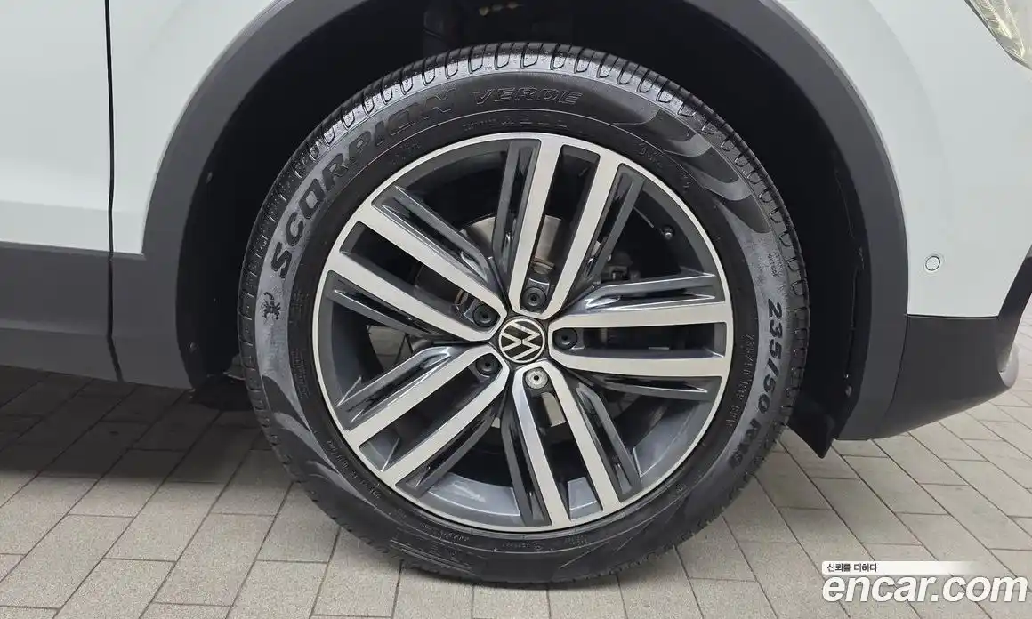 Volkswagen Tiguan 2022 2.0 автомат (гидро), фото 7